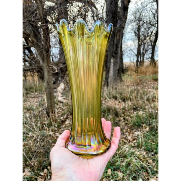 Vintage Green Carnival Glass Stretch Swung Vase 8.5" - Picture 3 of 15